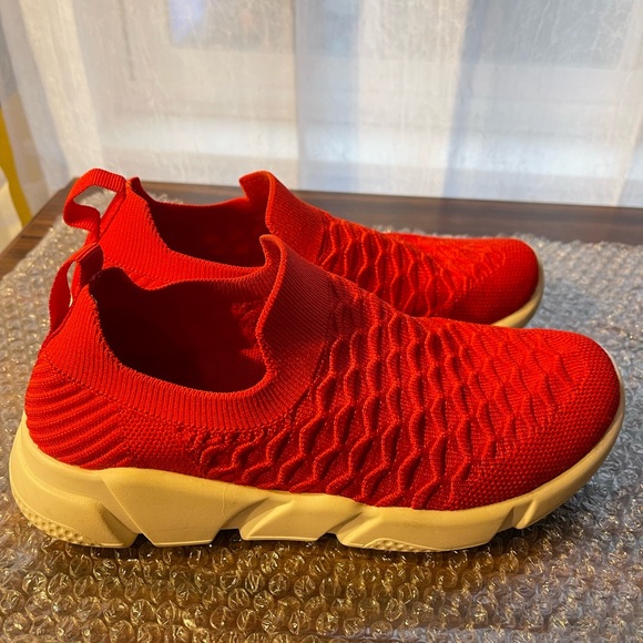 Red knit shoes - Picture 5 of 10